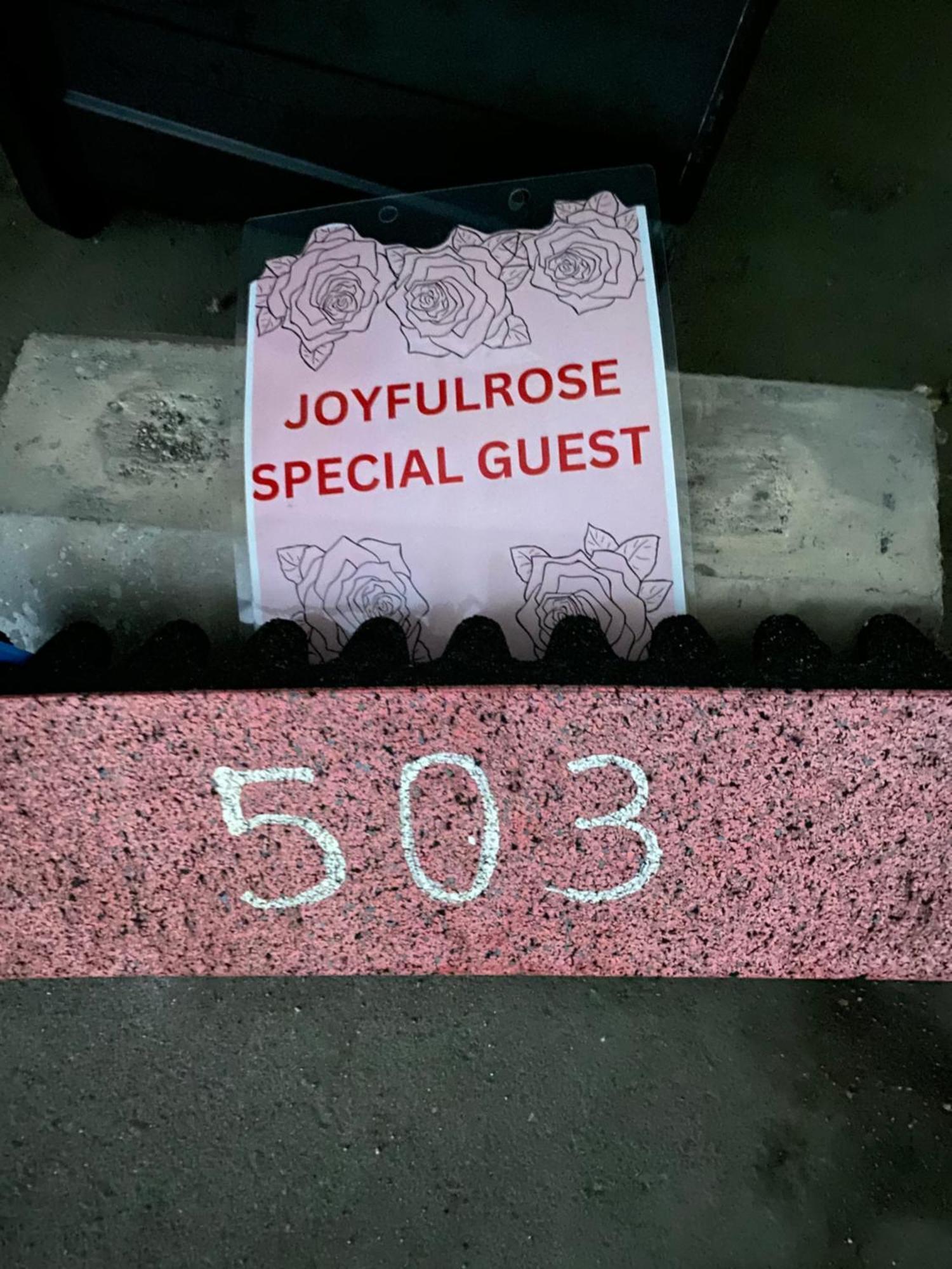 Apartament Joyful Rose Ginowan Zewnętrze zdjęcie